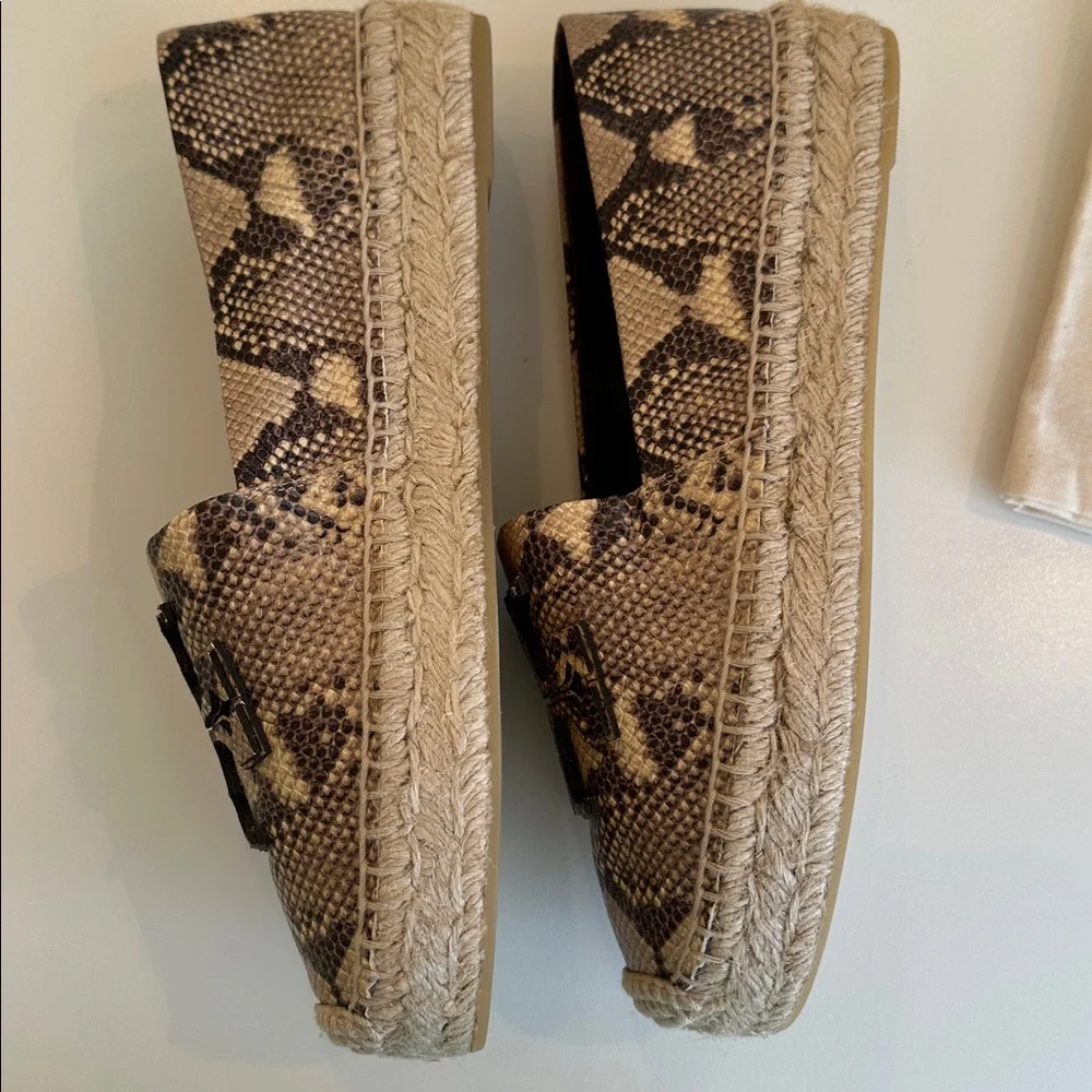 New Tory Burch Black and Cream Snake Skin Espadrilles. Size 7M.